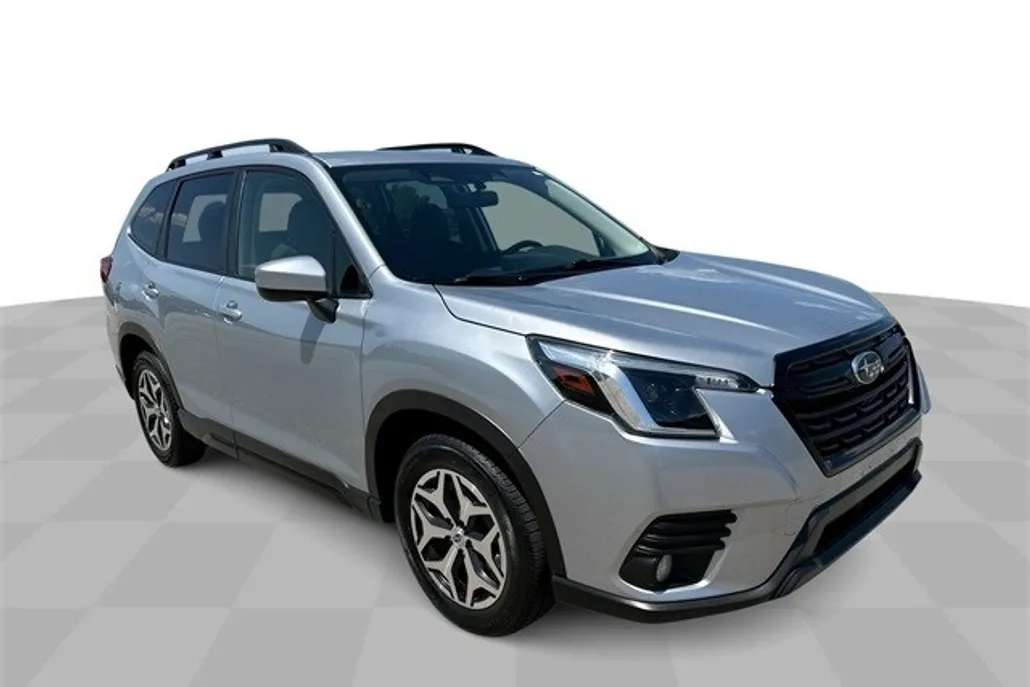 2023 Subaru Forester Premium photo 1