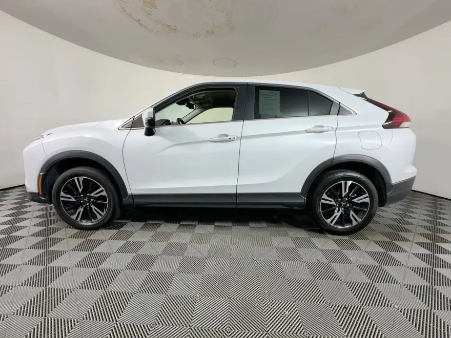 2024 Mitsubishi Eclipse Cross SE photo 1