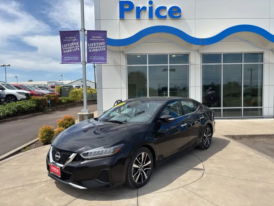 2023 Nissan Maxima SV photo 1