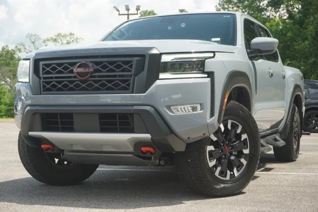 2022 Nissan Frontier PRO-4X photo 1