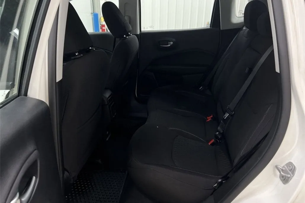 2020 Jeep Compass Sport photo 1