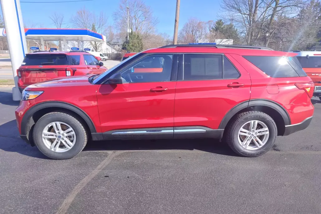 2022 Ford Explorer XLT photo 1
