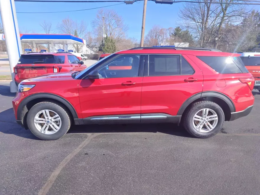 2022 Ford Explorer XLT photo 1