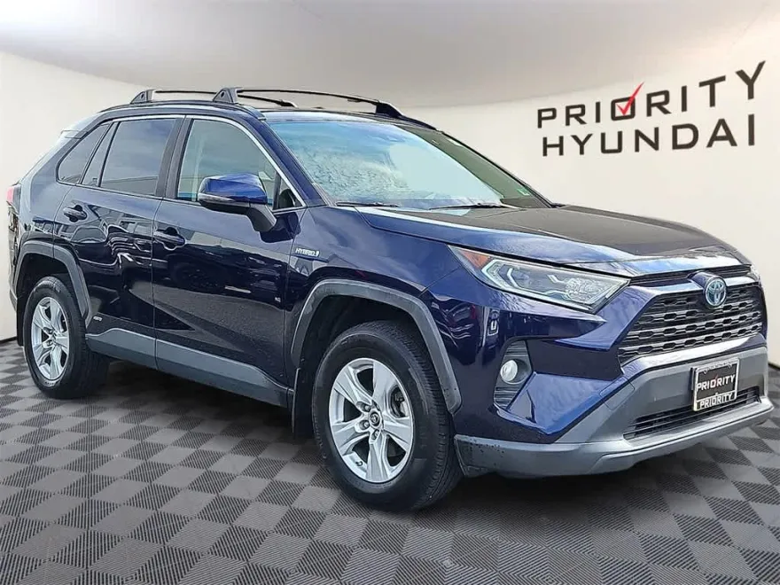 2019 Toyota RAV4 Hybrid XLE photo 1