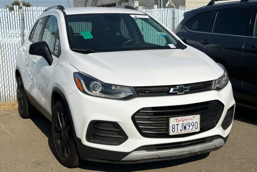 2020 Chevrolet Trax LT photo 1