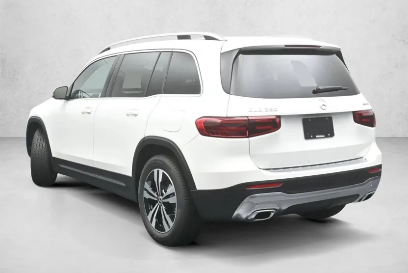 2025 Mercedes Benz GLB 250 4MATIC photo 1