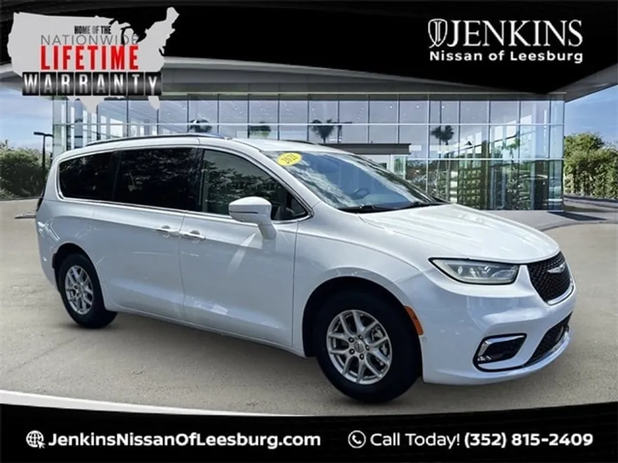 2021 Chrysler Pacifica Touring L photo 1