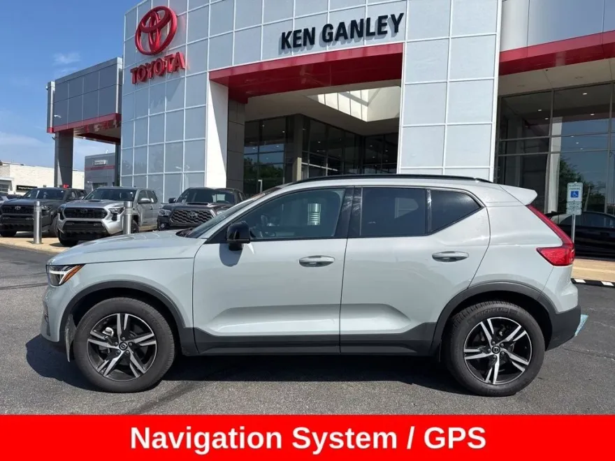 2024 Volvo XC40 Core photo 1