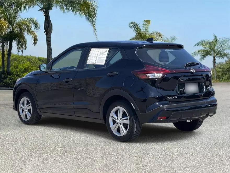 2024 Nissan Kicks S photo 1