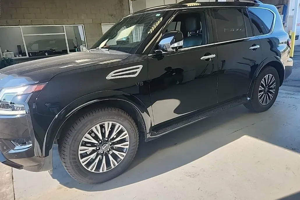 2021 Nissan Armada SL photo 1