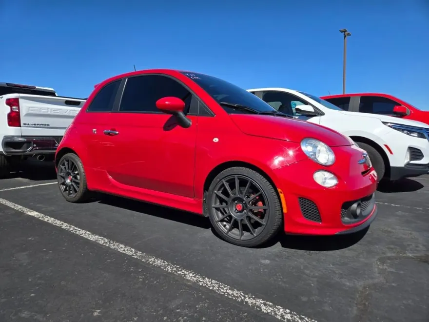 2016 Fiat 500 Abarth photo 1