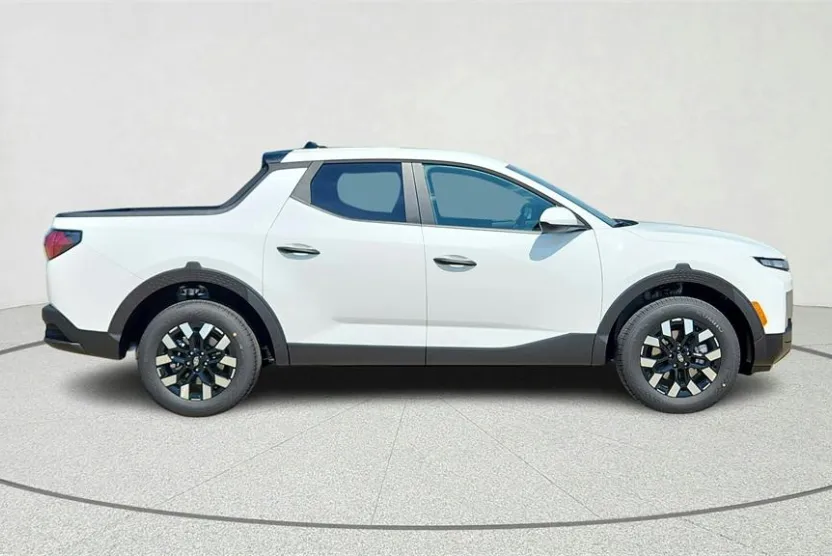 2026 Hyundai Santa Cruz SE photo 1