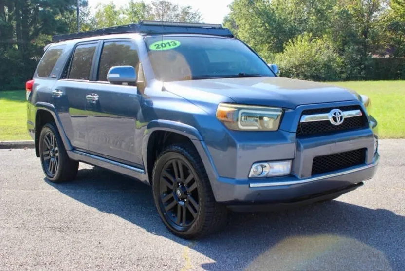 2013 Toyota 4Runner SR5 photo 1