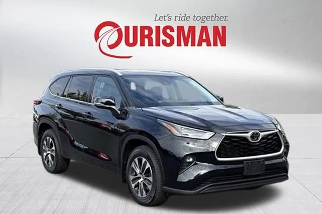 2022 Toyota Highlander XLE photo 1