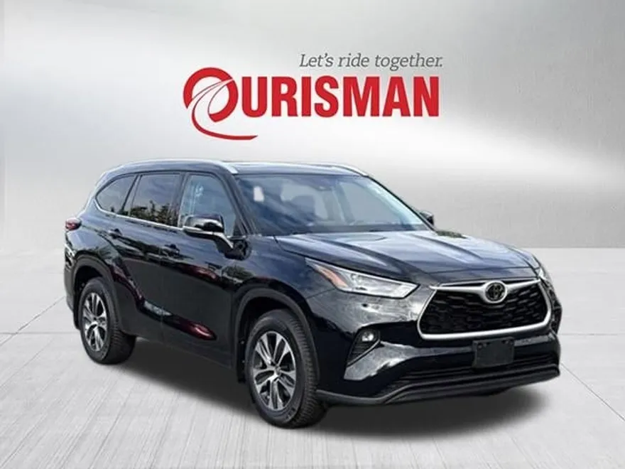 2022 Toyota Highlander XLE photo 1