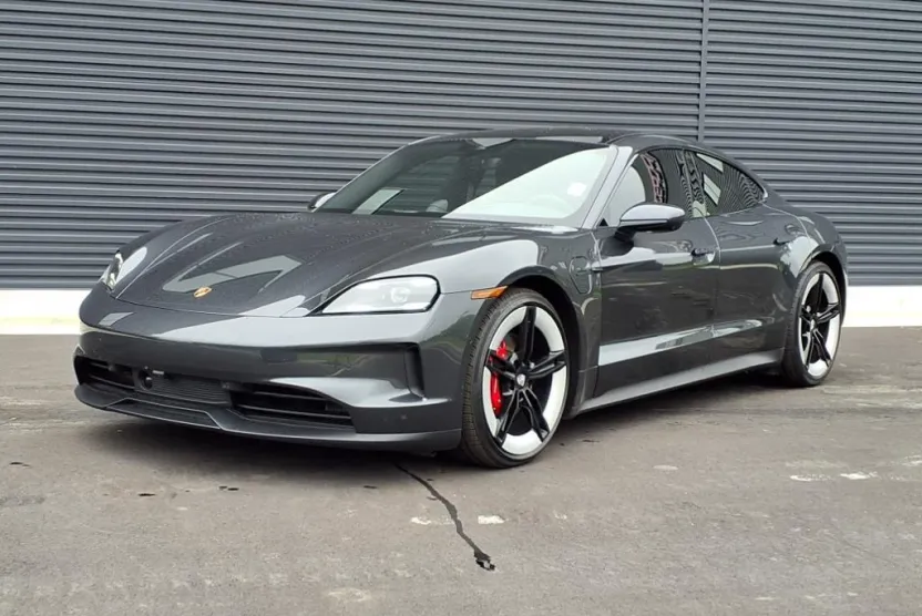 2025 Porsche Taycan 4S photo 1
