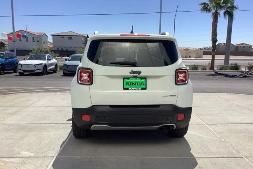 2016 Jeep Renegade Limited photo 1