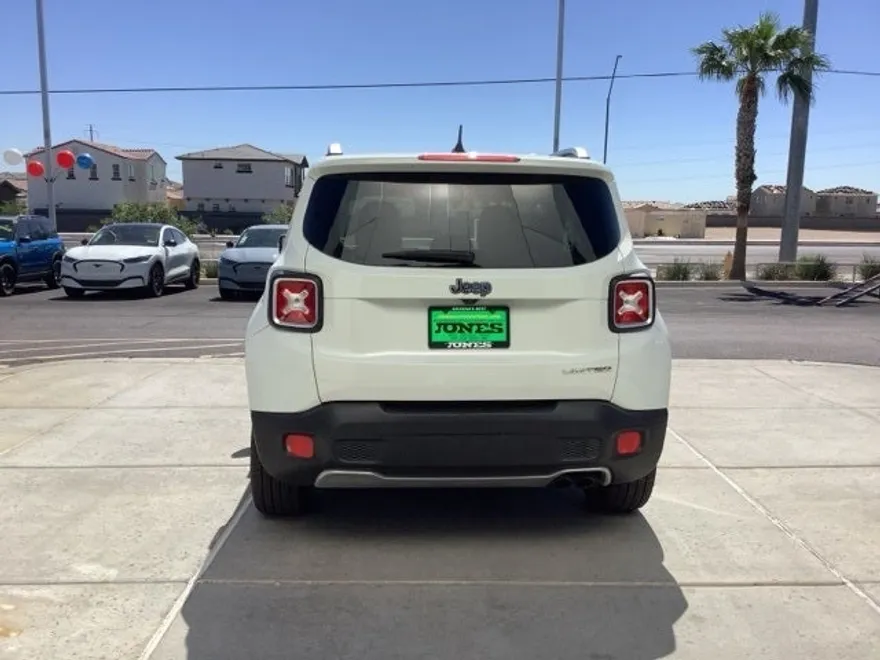 2016 Jeep Renegade Limited photo 1