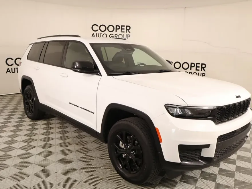 2024 Jeep Grand Cherokee Altitude photo 1