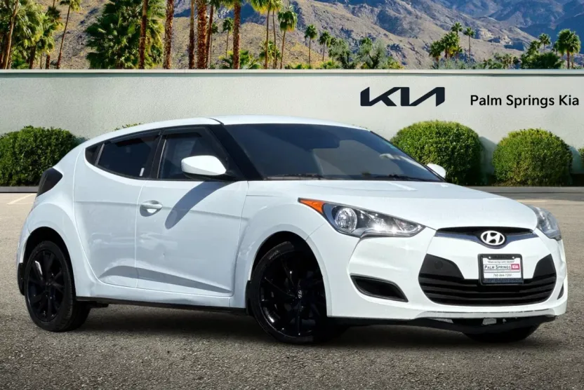 2016 Hyundai Veloster Base photo 1