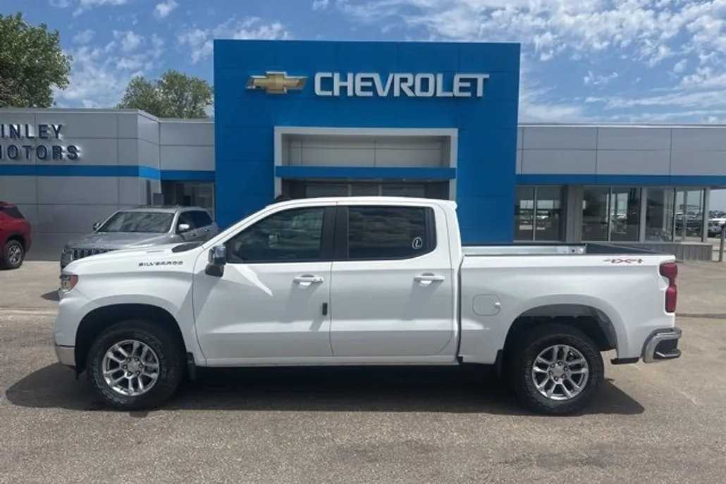 2026 Chevrolet Silverado 1500 LT photo 1