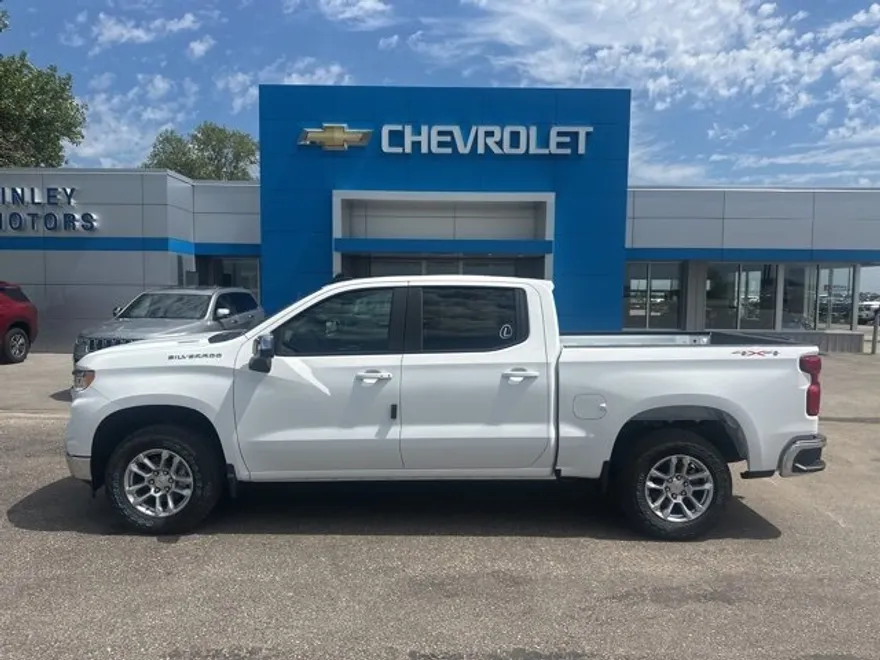 2026 Chevrolet Silverado 1500 LT photo 1