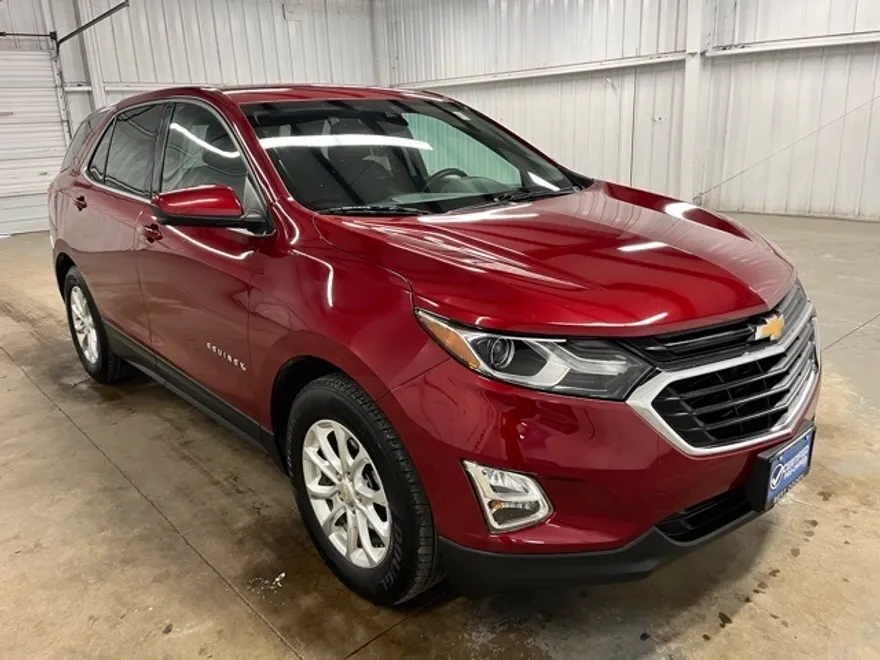 2020 Chevrolet Equinox LT photo 1