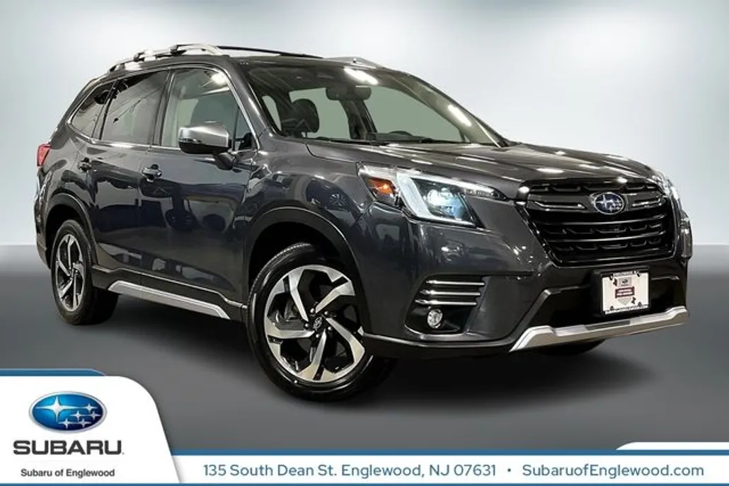 2023 Subaru Forester Touring photo 1