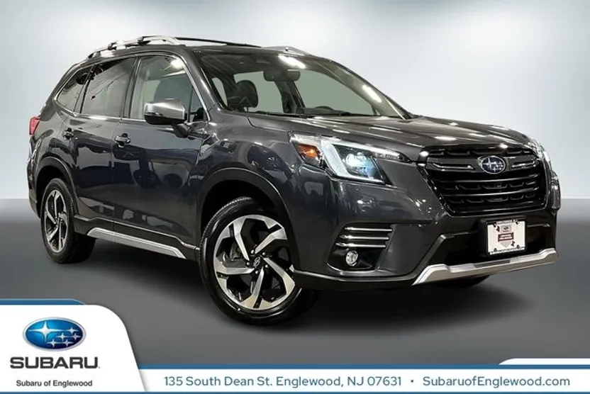 2023 Subaru Forester Touring photo 1
