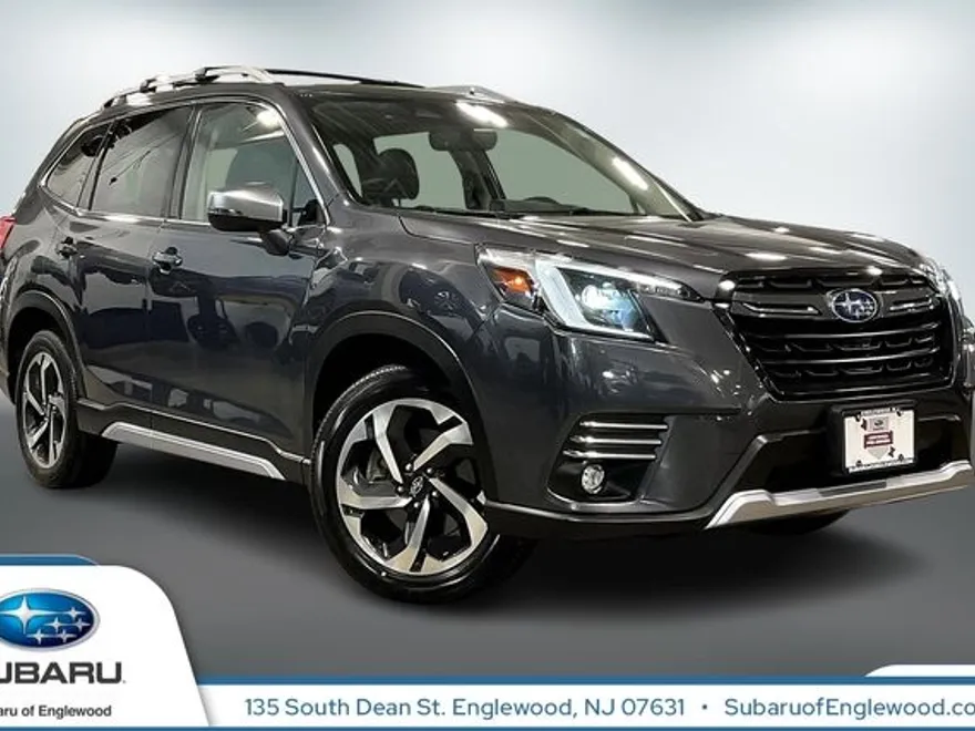 2023 Subaru Forester Touring photo 1