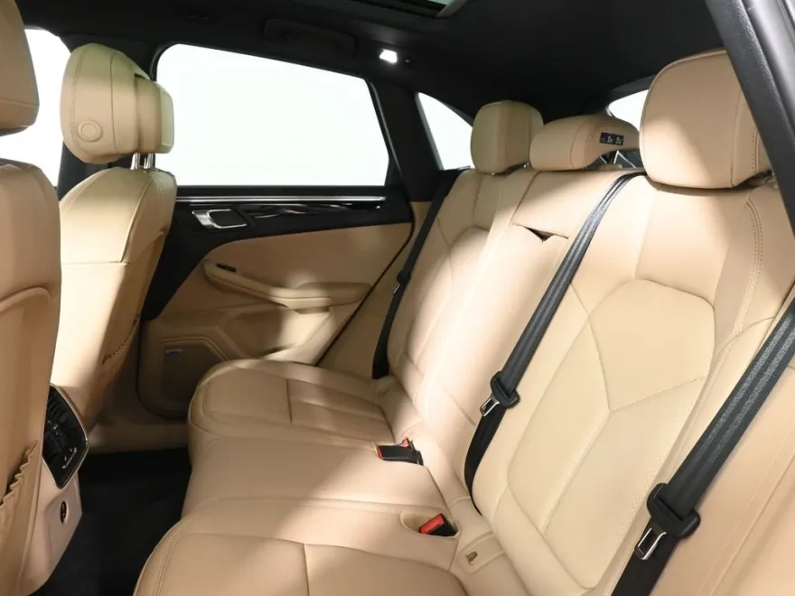 2024 Porsche Macan Base photo 36
