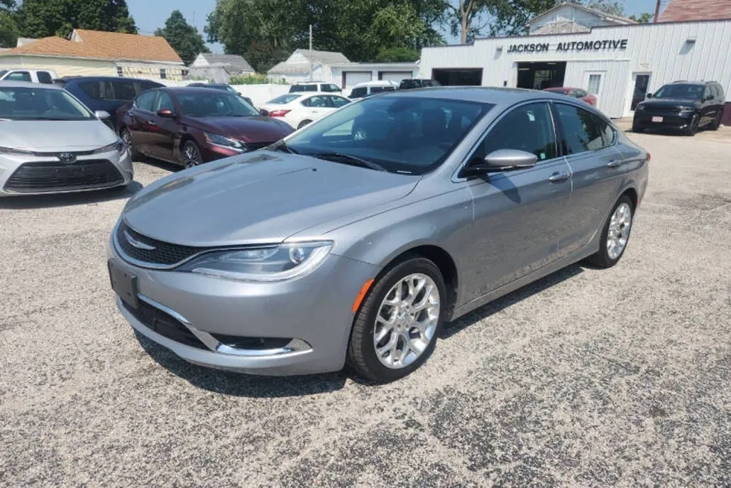 2015 Chrysler 200 C photo 1