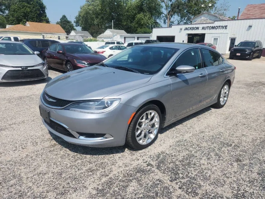 2015 Chrysler 200 C photo 1