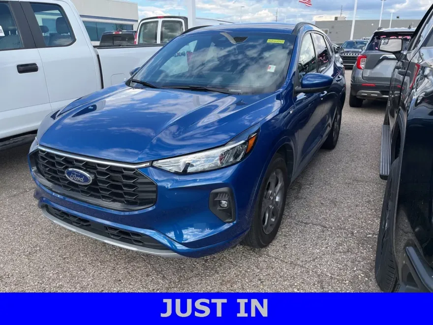 2023 Ford Escape ST-Line Select photo 1