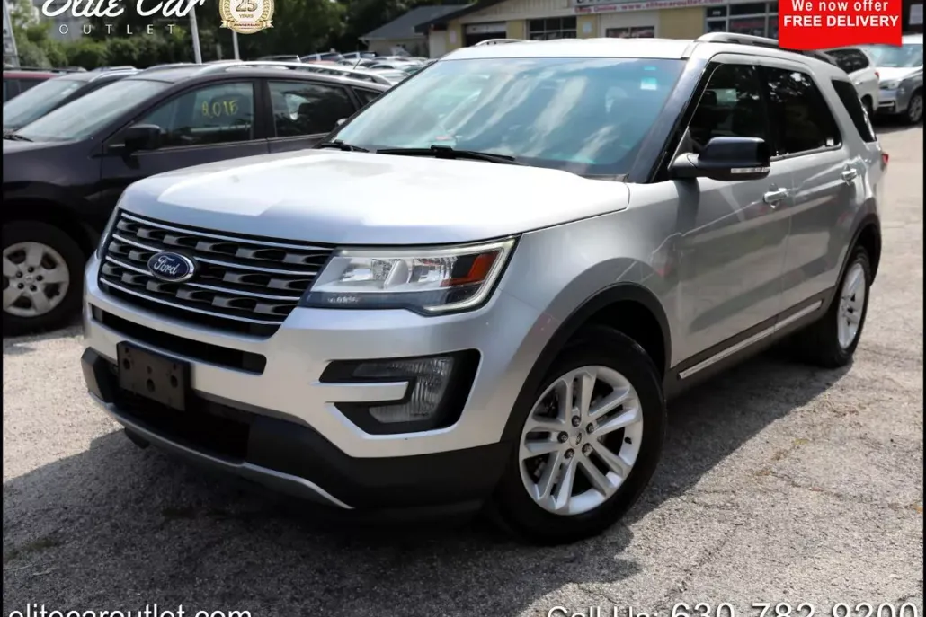 2016 Ford Explorer XLT photo 1