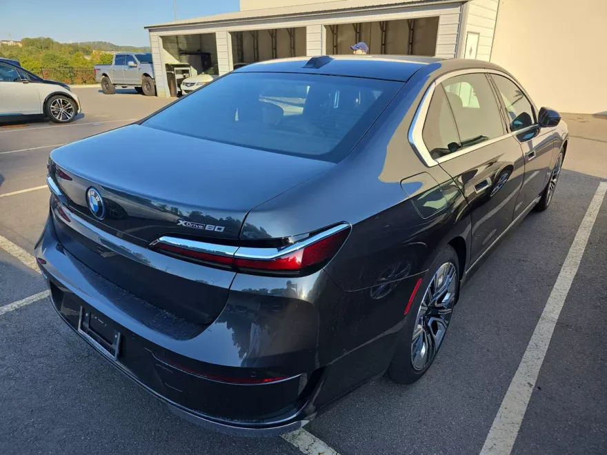 2025 Bmw i7 xDrive60 photo 1