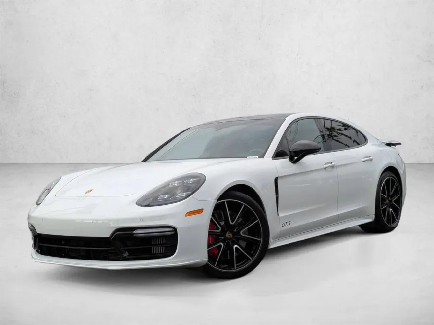 2019 Porsche Panamera GTS photo 1
