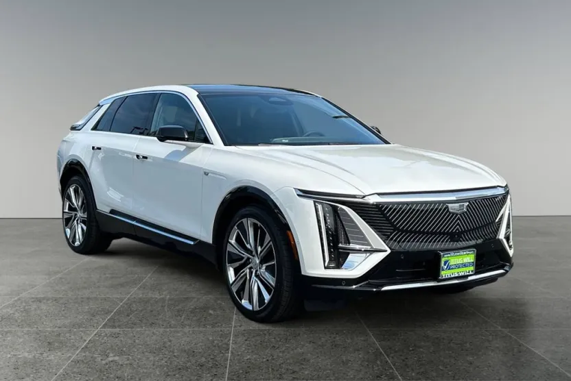 2025 Cadillac Lyriq Luxury photo 1