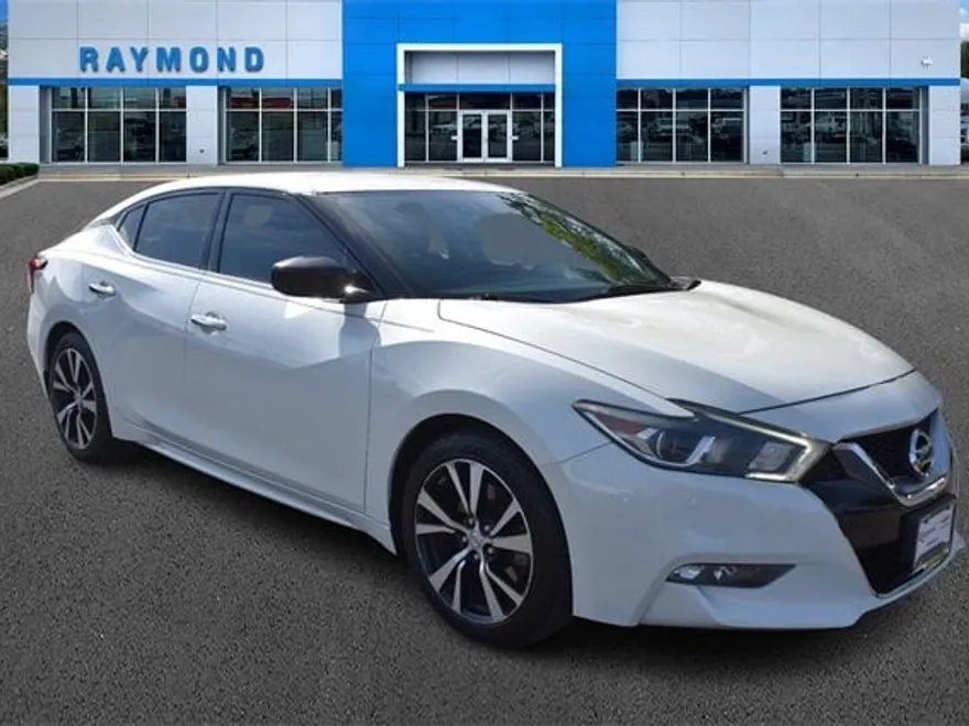2017 Nissan Maxima S photo 1
