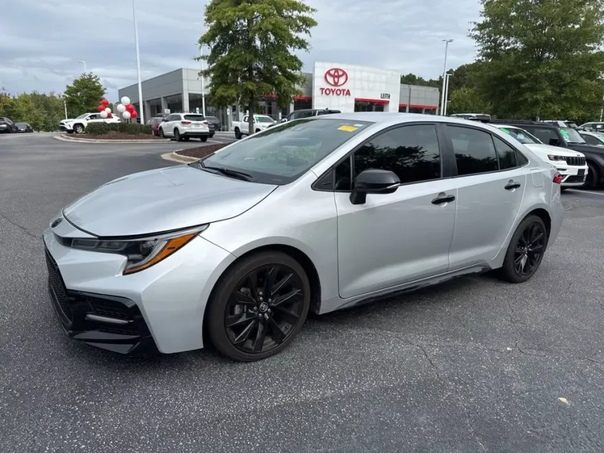 2022 Toyota Corolla SE photo 1