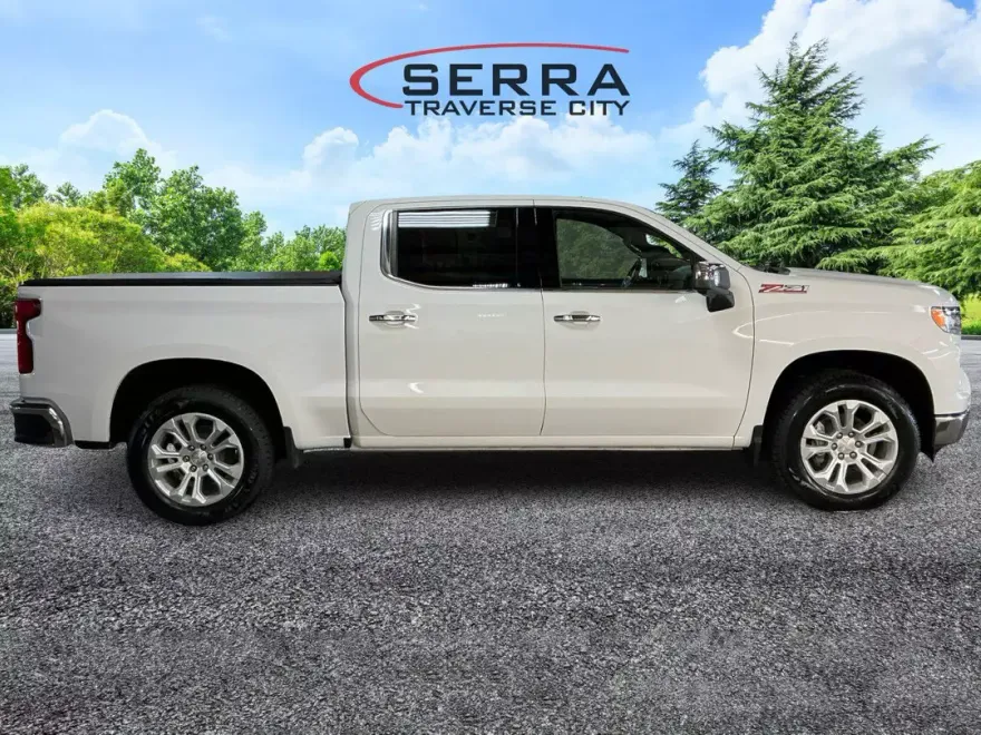 2022 Chevrolet Silverado 1500 LTZ photo 1