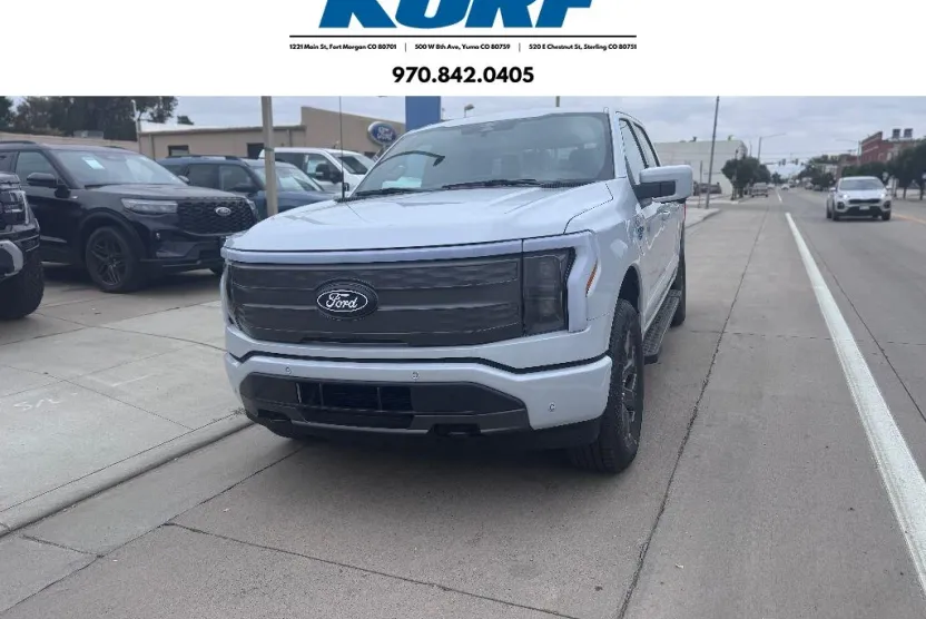 2025 Ford F-150 Lightning Lariat photo 1