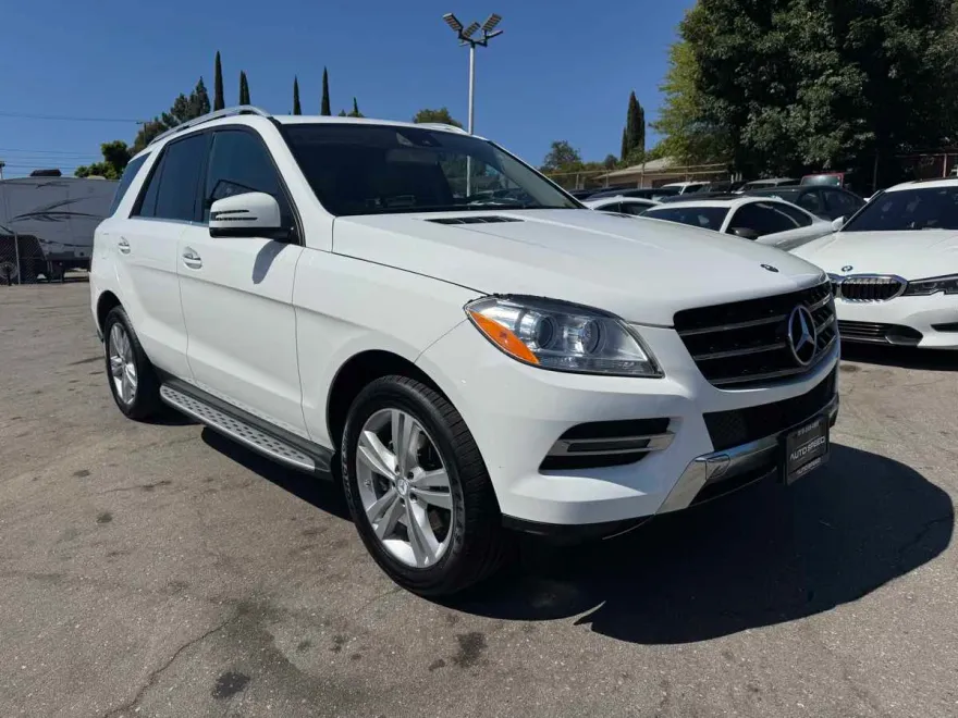 2015 Mercedes Benz ML 4MATIC 350 photo 1