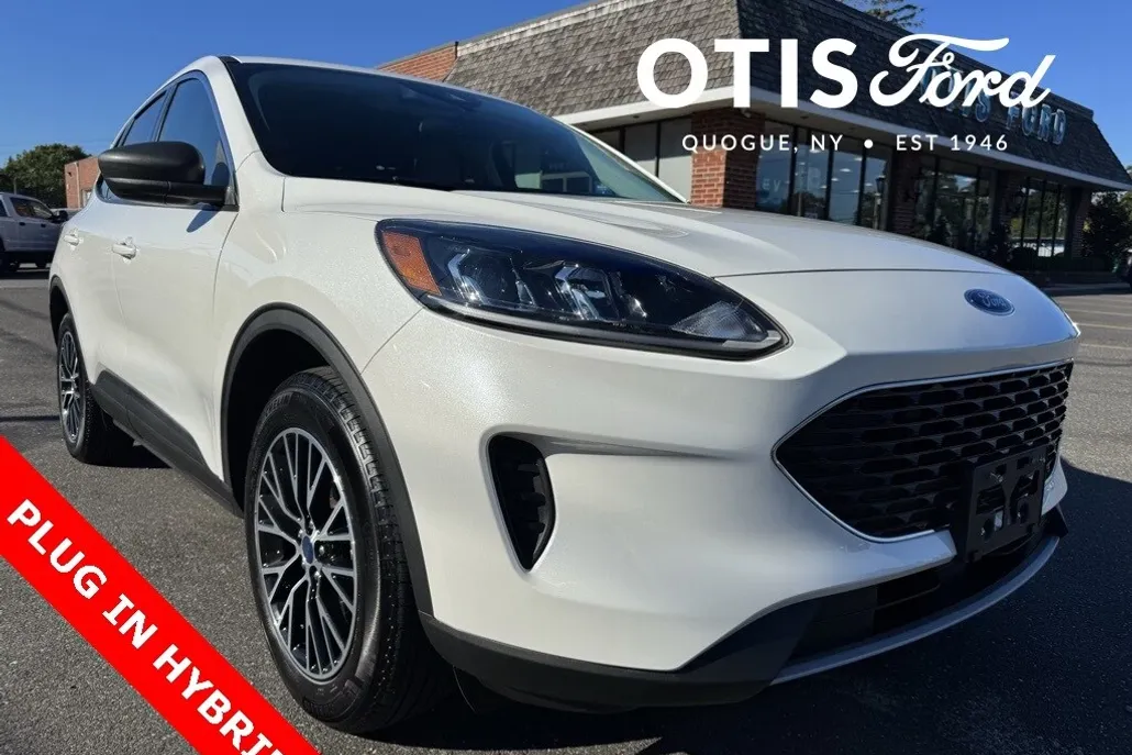 2022 Ford Escape Plug-In Hybrid SE photo 1
