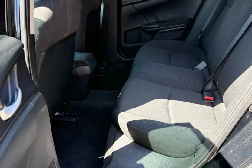2017 Honda Civic LX photo 1