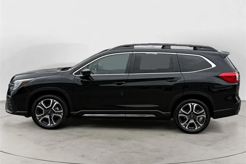 2024 Subaru Ascent Limited photo 1