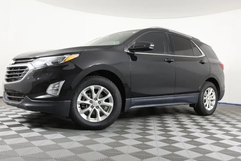 2018 Chevrolet Equinox LT photo 1