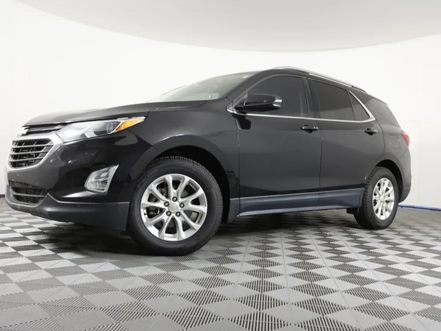 2018 Chevrolet Equinox LT photo 1