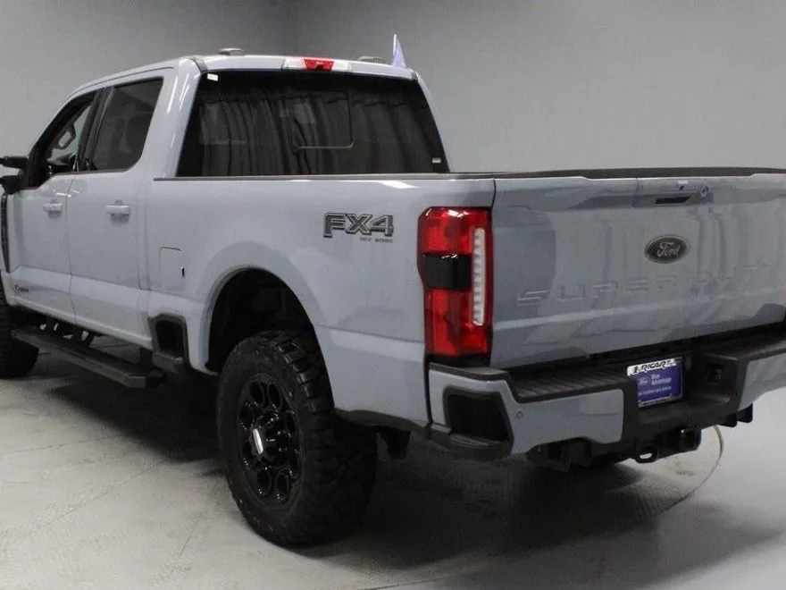 2024 Ford F-250 Lariat photo 1