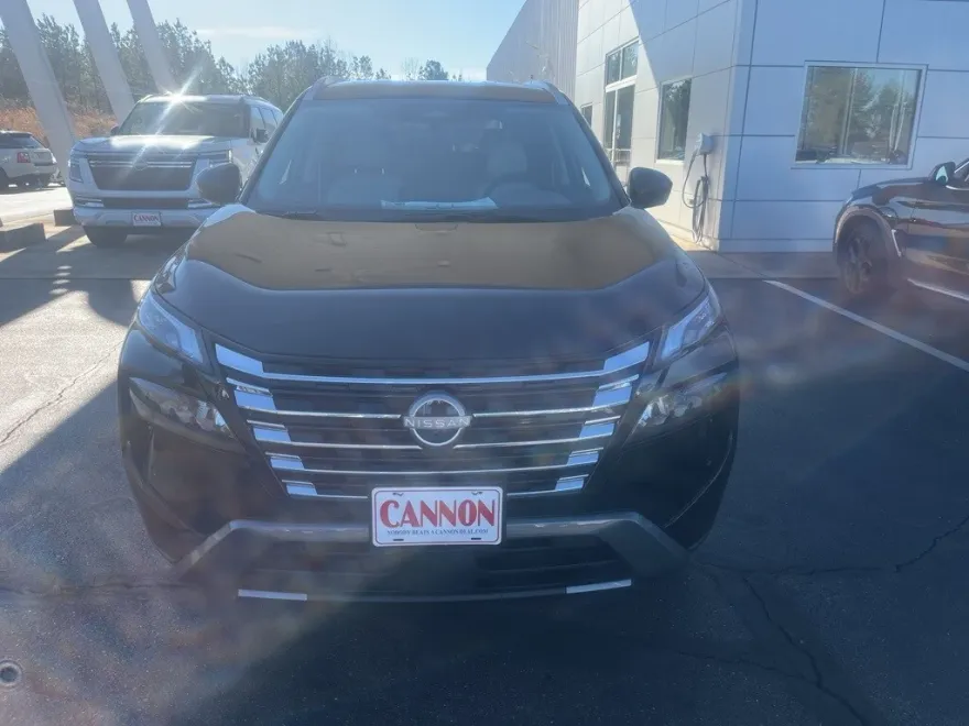 2025 Nissan Rogue SL photo 1